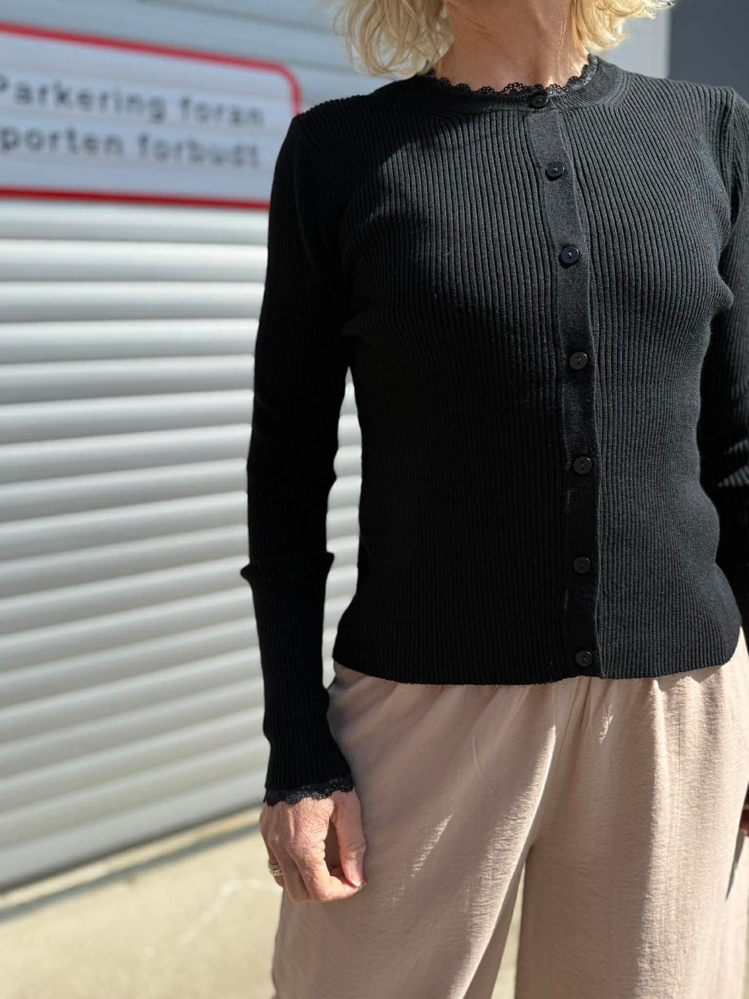 VMWONDER Knit Cardigan - Black